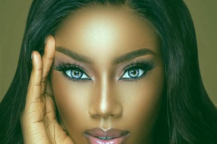 Clara, 23, a red blue-eyed ebony companion based in Loures. Offering Tantra, Prostate Massage, Overnight, Dinner Date. Available for incall and outcall, over...