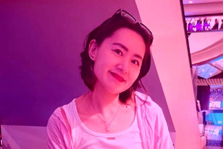 Clara, 23 — Escort in Dongge, China