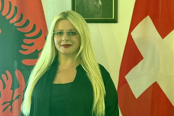 Clara, 23 — Escort in Durici, Serbia