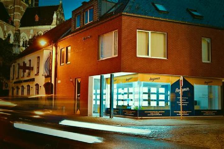 Clara, 23 — Escort in Langemark, Belgium