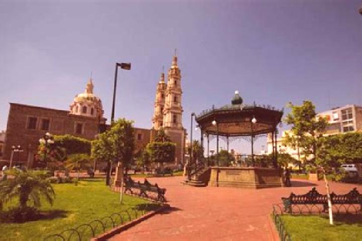 Clara, 23 — Escort in Santiago Tepetitlan, Mexico
