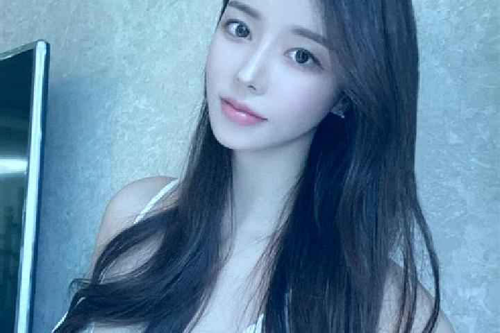 Clara, 23 — Escort in Yesildere, Turkey