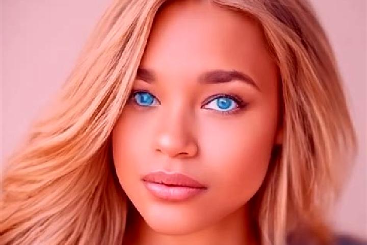 Clara, 24, a blonde blue-eyed latina companion based in Rochefort. Offering Fetish, OWO, Couples. Available for incall and outcall, day and evening dates.
