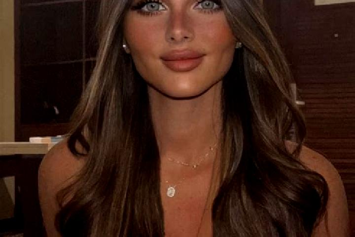 Clara, 24, a brunette dark-eyed mixed companion based in Albaretto della Torre. Offering GFE, Party Girl. Available for incall and outcall, overnight booking...