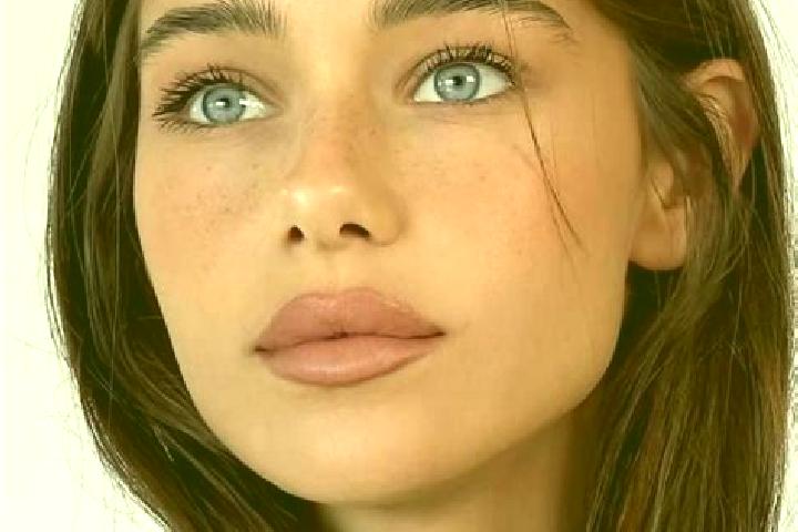 Clara, 24, a brunette grey-eyed slavic companion based in Kadieoule-Sourdian. Offering GFE, Erotic Massage, Travel Companion, OWO, BDSM. Available for incall...