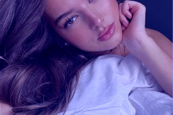 Clara, 24, a brunette hazel-eyed caucasian companion based in Amanalco de Becerra. Offering Deep French Kissing, Prostate Massage, Massage. Available for inc...