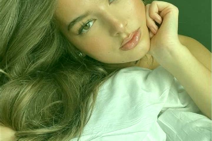 Clara, 24, a chestnut hazel-eyed european companion based in Panyaungan Timur. Offering GFE, Couples, Overnight. Available for incall and outcall, overnight ...