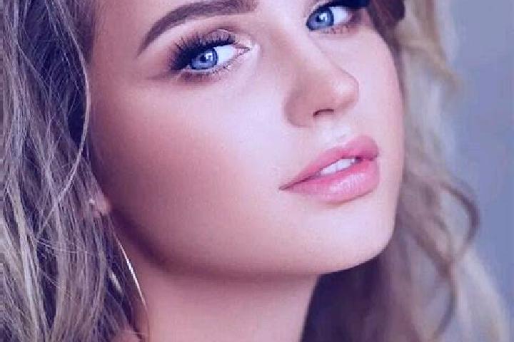 Clara, 24, a dark blonde blue-eyed indian companion based in San Felipe Coamango. Offering Prostate Massage, Tantra, Erotic Massage, Party Girl. Available fo...