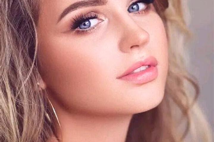 Clara, 24, a dark blonde blue-eyed indian companion based in Wienerherberg. Offering Duos, OWO, Erotic Massage, Tantra. Available for incall and outcall, ove...
