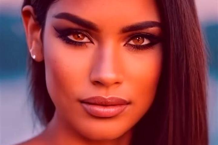 Clara, 24, a dark blonde grey-eyed latina companion based in Henglong. Offering Girlfriend Experience, A-Level, CIM, 69. Available for incall and outcall, da...
