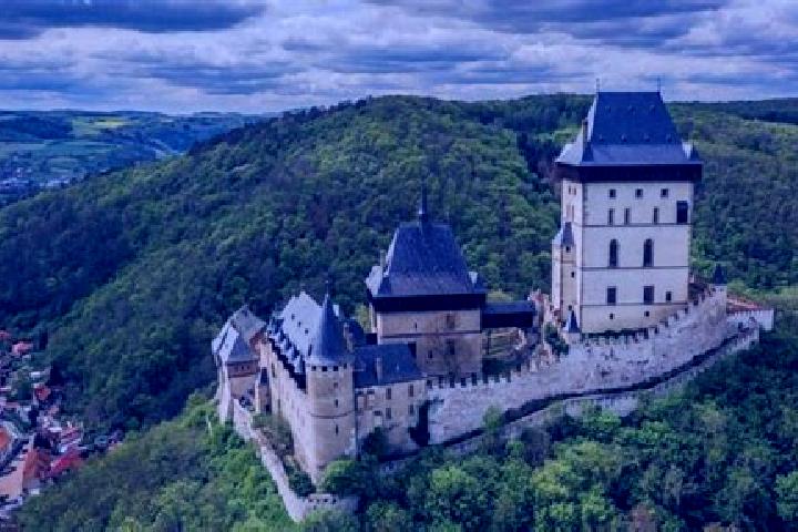 Clara, 24 — Escort in Karlstejn, Czech Republic