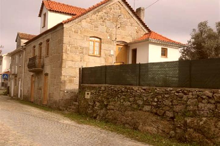 Clara, 24 — Escort in Santo da Serra, Portugal