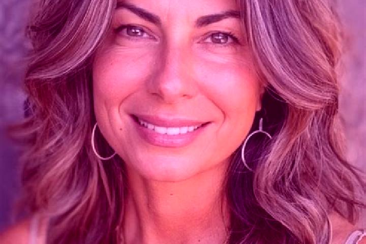 Clara, 25, a brunette grey-eyed middle eastern companion based in Zangguy. Offering Dinner Date, Fetish, A-Level, OWO, Erotic Massage. Available for incall a...