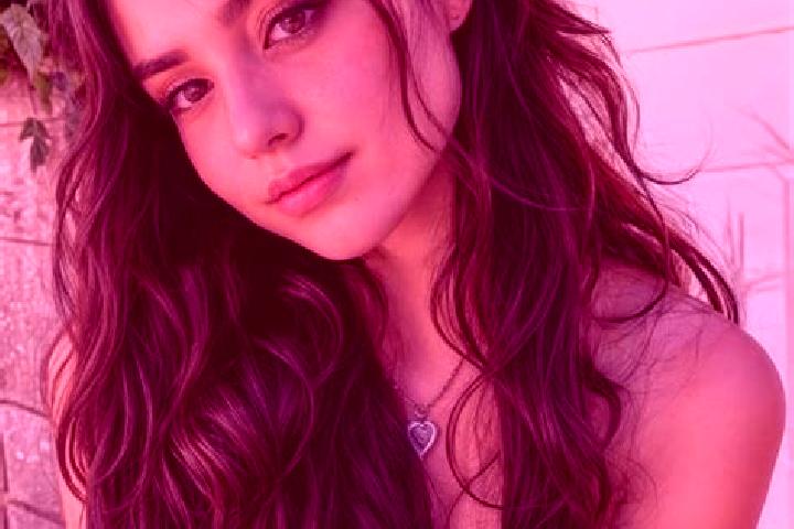Clara, 25, a brunette hazel-eyed european companion based in Joinville. Offering GFE, Tantra, A-Level, Dinner Date, Travel Companion. Available for incall an...