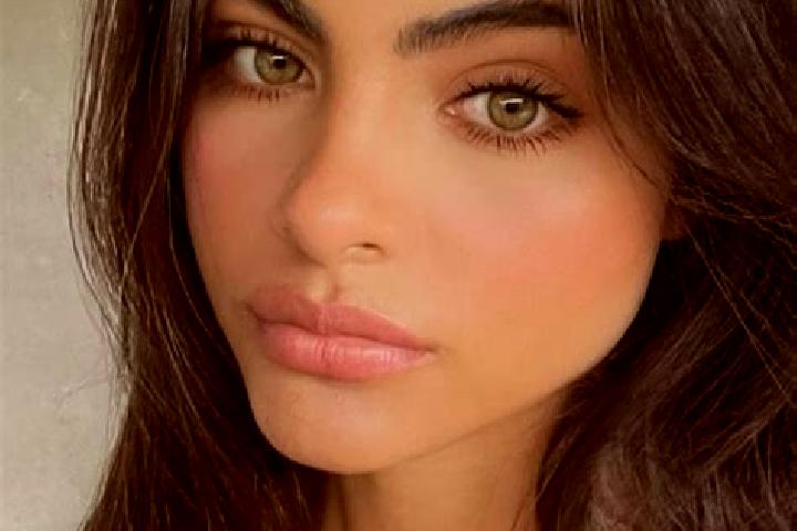 Clara, 25, a dark blonde dark-eyed indian companion based in Ahualulco. Offering Overnight, Travel Companion, Domination. Available for incall and outcall, d...