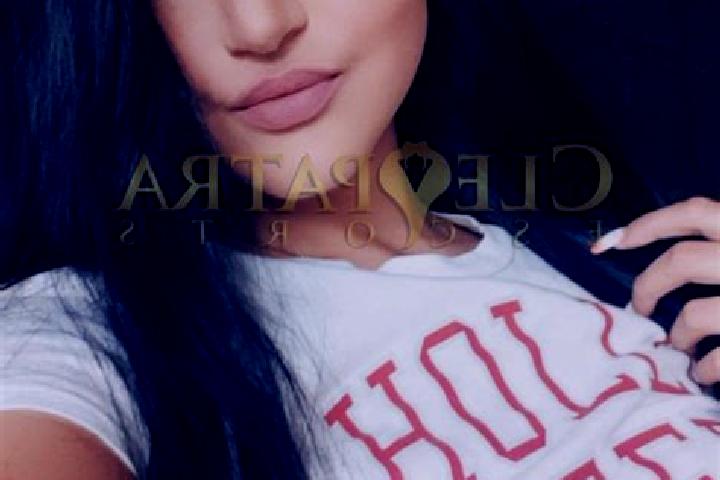 Clara, 25, a red dark-eyed indian companion based in Olomana. Offering Striptease, Tantra, Party Girl, Domination. Available for incall and outcall, day and ...