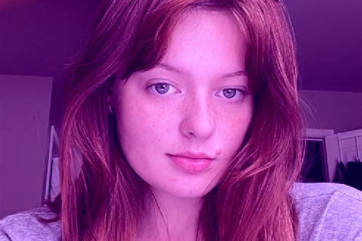 Clara, 25, a red grey-eyed caucasian companion based in Banuelos. Offering Striptease, GFE, Deep French Kissing, Prostate Massage. Available for incall and o...