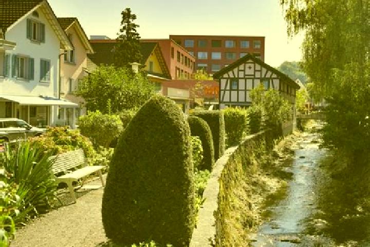 Clara, 25 — Escort in Affoltern / Hasenbueel, Switzerland