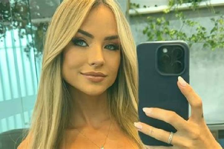 Clara, 25 — Escort in Casa Conejo, United States