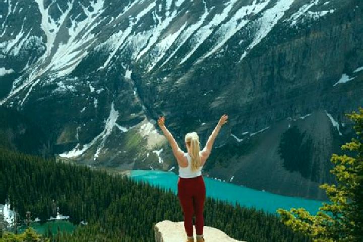 Clara, 25 — Escort in Lumsden, Canada