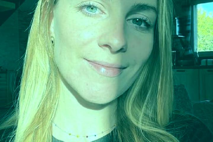 Clara, 25 — Escort in Pissy-Poville, France