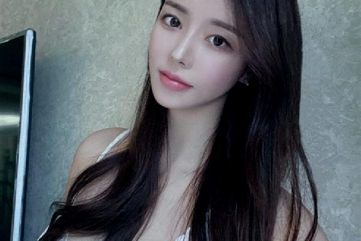 Clara, 25 — Escort in Xiaohemiao, China