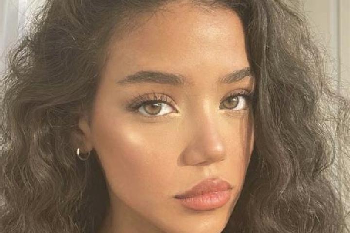Clara, 26, a black brown-eyed caribbean companion based in Vico Canavese. Offering Roleplay, 69, Party Girl. Available for incall and outcall, overnight book...