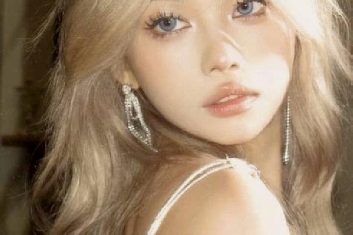 Clara, 26, a blonde blue-eyed asian companion based in Kelvedon. Offering Party Girl, Tantra, Overnight. Available for incall and outcall, overnight bookings...