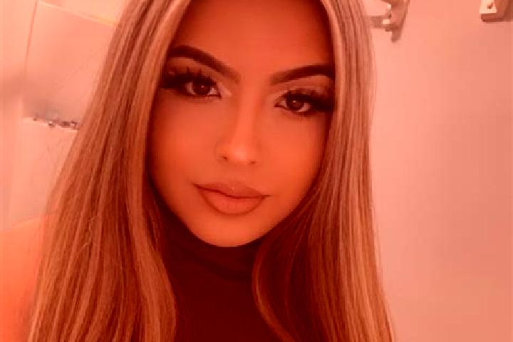 Clara, 26, a blonde grey-eyed latina companion based in Langshan. Offering Couples, Tantra, Duos. Available for incall and outcall, overnight bookings availa...
