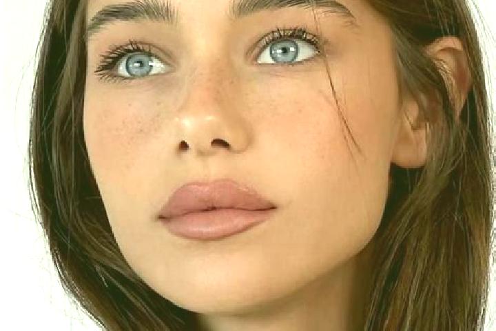 Clara, 26, a brunette brown-eyed mediterranean companion based in Xiaojian. Offering Duos, Party Girl, Massage. Available for incall and outcall, day and eve...