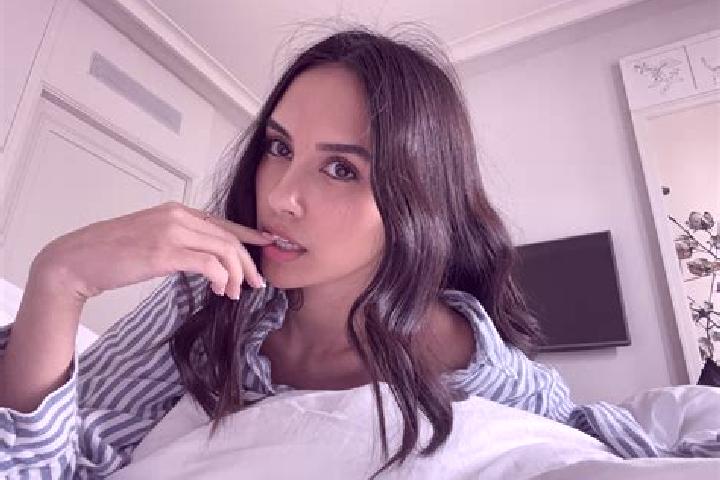 Clara, 26, a brunette grey-eyed asian companion based in Velyka Mechetnya. Offering OWO, Travel Companion, Girlfriend Experience, Dinner Date. Available for ...