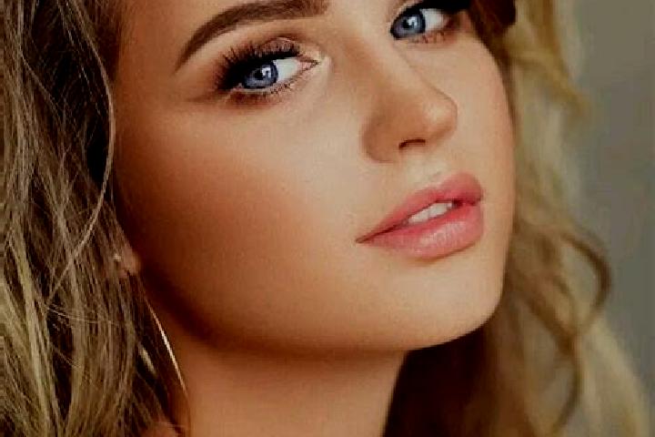 Clara, 26, a dark blonde blue-eyed indian companion based in Farnworth. Offering Couples, 69, OWO. Available for incall and outcall, overnight bookings avail...