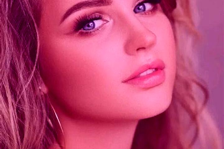 Clara, 26, a dark blonde blue-eyed indian companion based in La Goutelle. Offering Party Girl, Fetish, CIM. Available for incall and outcall, overnight booki...