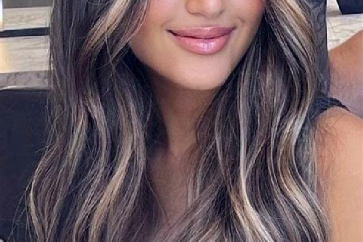 Clara, 26, a dark blonde brown-eyed caucasian companion based in Mariuta. Offering CIM, Couples, Massage, Deep French Kissing. Available for incall and outca...