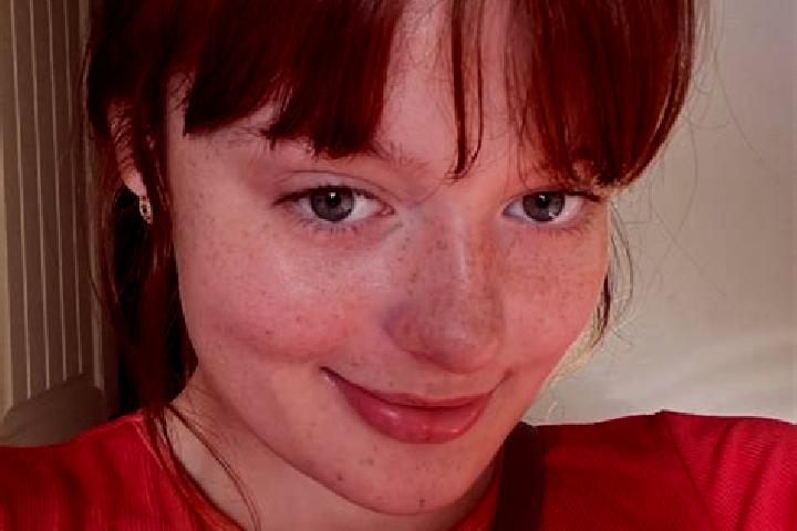 Clara, 26, a red brown-eyed mediterranean companion based in Charleville. Offering Tantra, Couples, BDSM, Fetish. Available for incall and outcall, day and e...