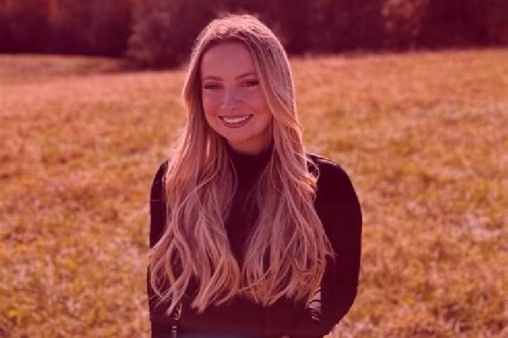 Clara, 26 — Escort in Coker, United States