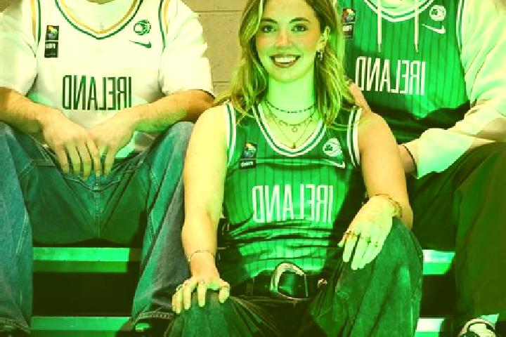 Clara, 26 — Escort in Dundalk, Ireland