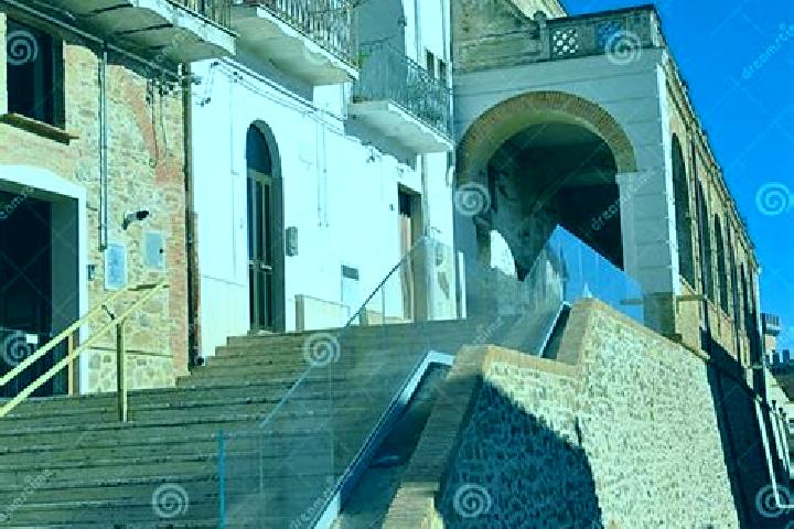Clara, 26 — Escort in Montalbano Jonico, Italy