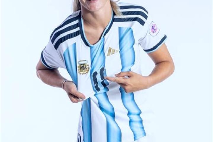 Clara, 26 — Escort in Navarro, Argentina