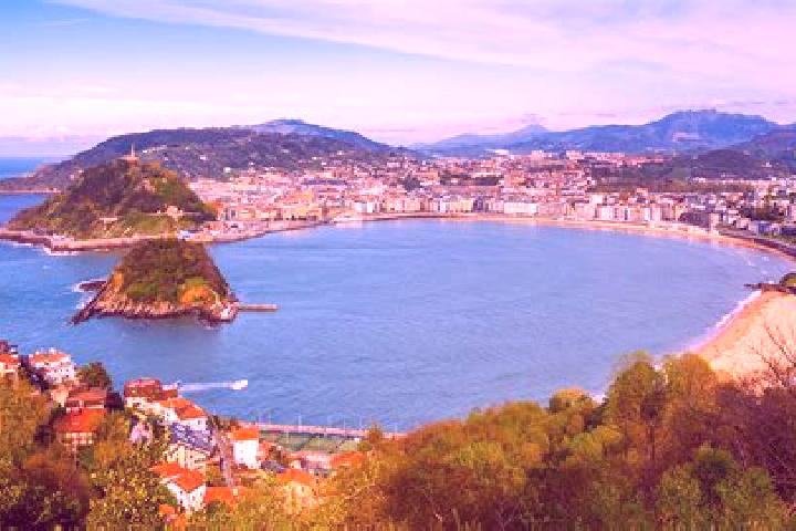 Clara, 27, a auburn grey-eyed mediterranean companion based in San Sebastian de la Gomera. Offering Deep French Kissing, Erotic Massage, Girlfriend Experienc...