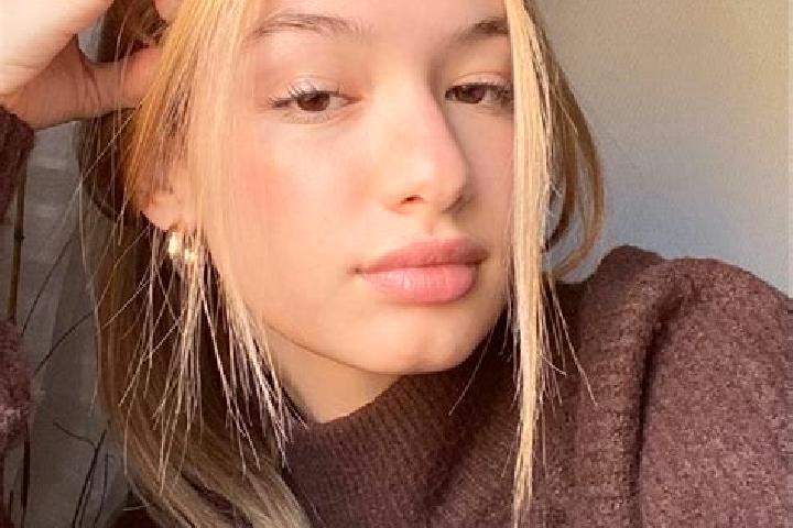 Clara, 27, a blonde brown-eyed indian companion based in Belle Isle. Offering CIM, Dinner Date, Striptease, 69, Girlfriend Experience. Available for incall a...