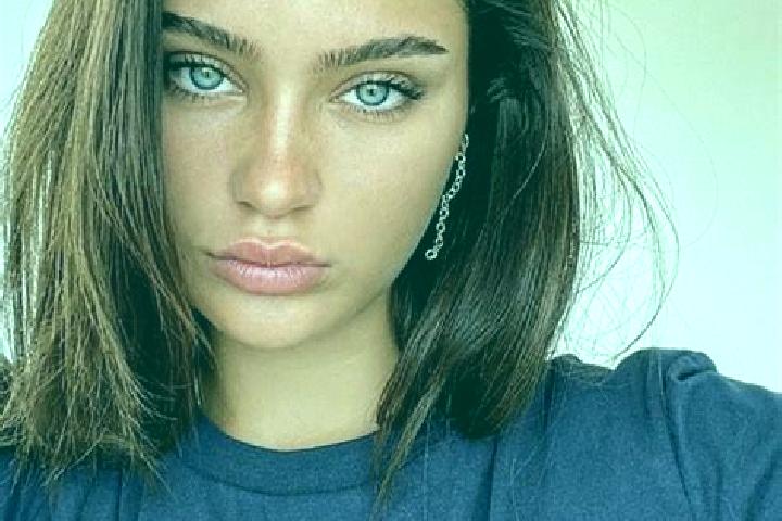 Clara, 27, a brunette amber-eyed mixed companion based in Garcin. Offering Girlfriend Experience, Massage, Overnight, Party Girl. Available for incall and ou...