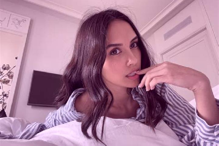 Clara, 27, a dark blonde amber-eyed mediterranean companion based in Luemschwiller. Offering Travel Companion, Girlfriend Experience, CIM, Deep French Kissin...