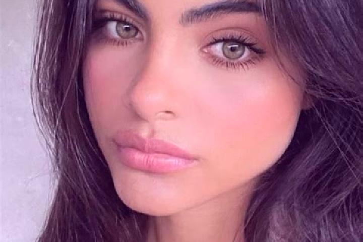 Clara, 27, a red hazel-eyed latina companion based in Baghdati. Offering Fetish, Prostate Massage, Striptease. Available for incall and outcall, day and even...