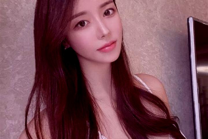 Clara, 27 — Escort in Asagiokcular, Turkey