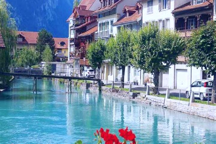 Clara, 27 — Escort in Mezieres, Switzerland