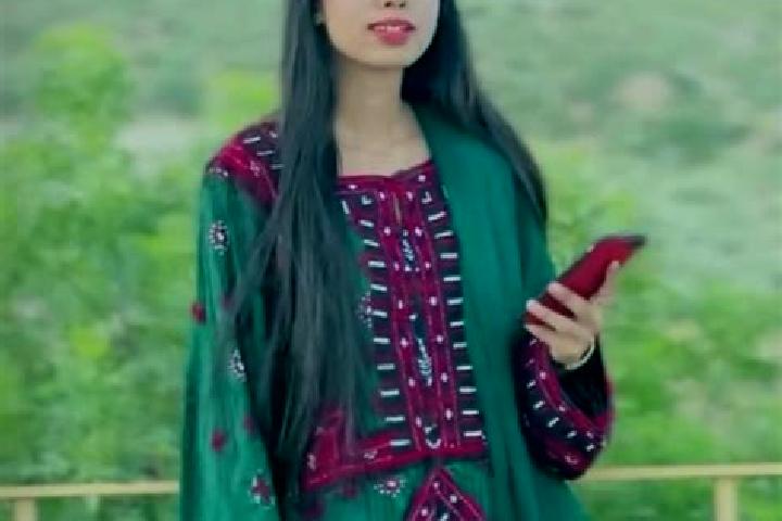 Clara, 27 — Escort in Siah Baz, Iran