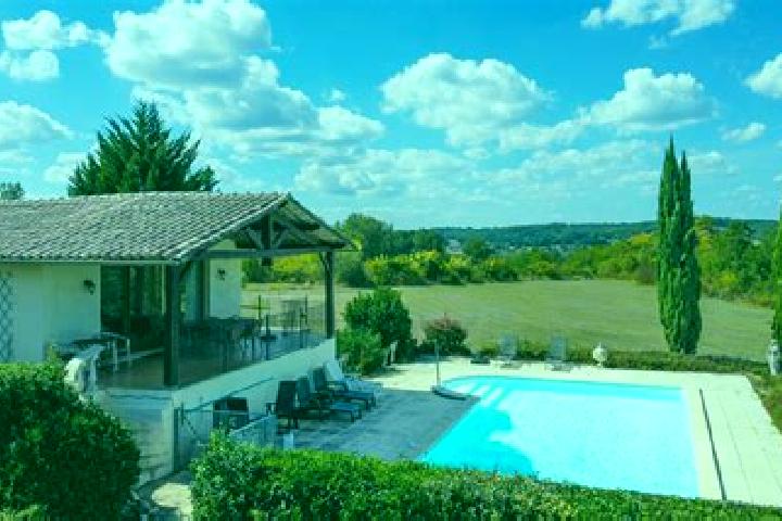 Clara, 27 — Escort in Vazerac, France