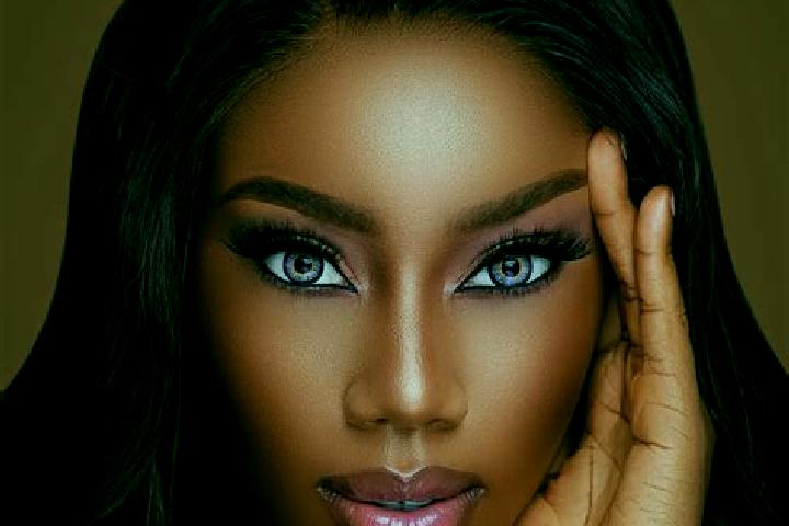 Clara, 28, a auburn blue-eyed ebony companion based in Sosdea. Offering 69, Striptease, Deep French Kissing, OWO. Available for incall and outcall, day and e...