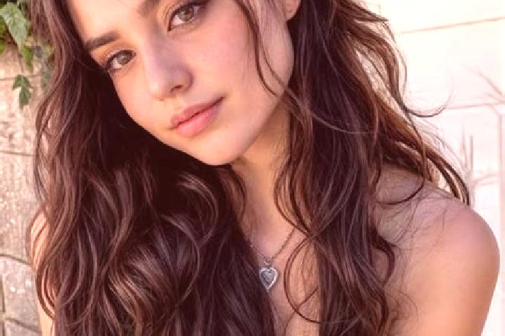 Clara, 28, a auburn brown-eyed middle eastern companion based in Lingenau. Offering Prostate Massage, Overnight, Erotic Massage, Girlfriend Experience, Deep ...